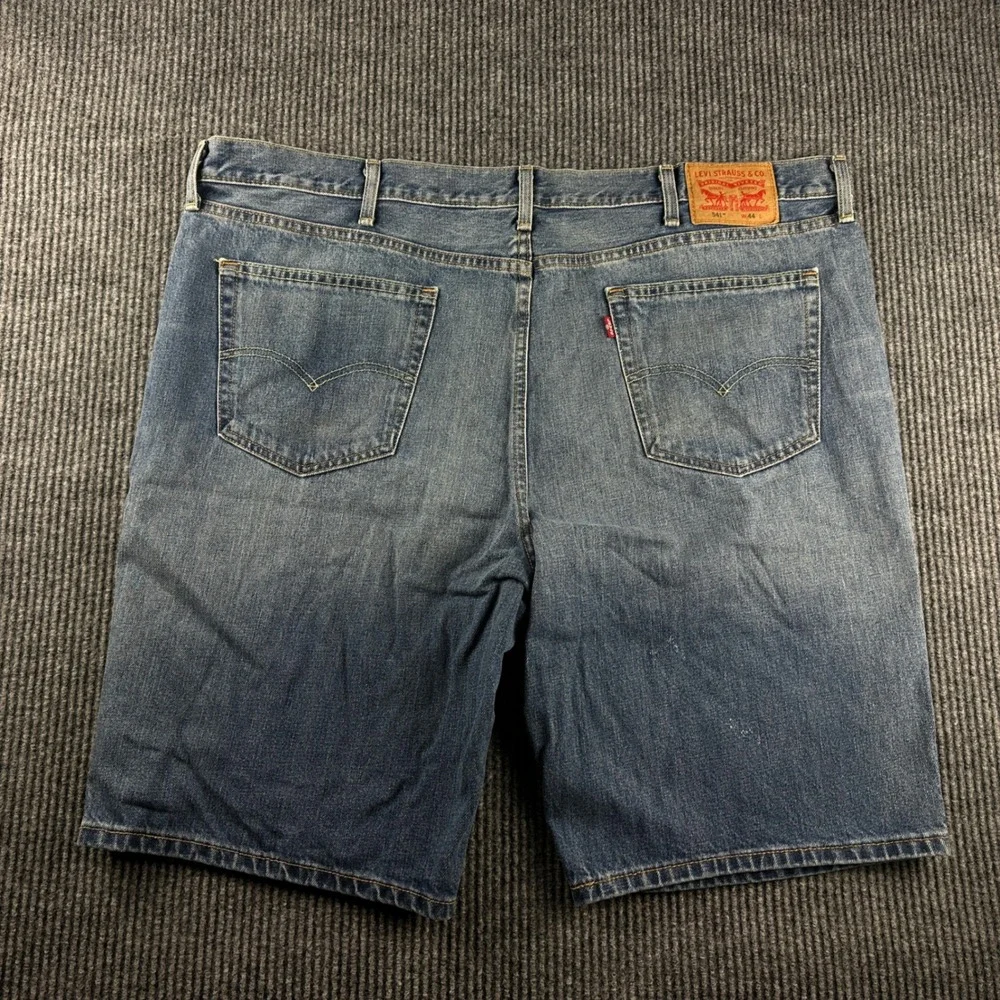 Levis 541 Athletic Taper Denim Shorts Mens 44 Blue Medium Wash Jean Shorts 2961